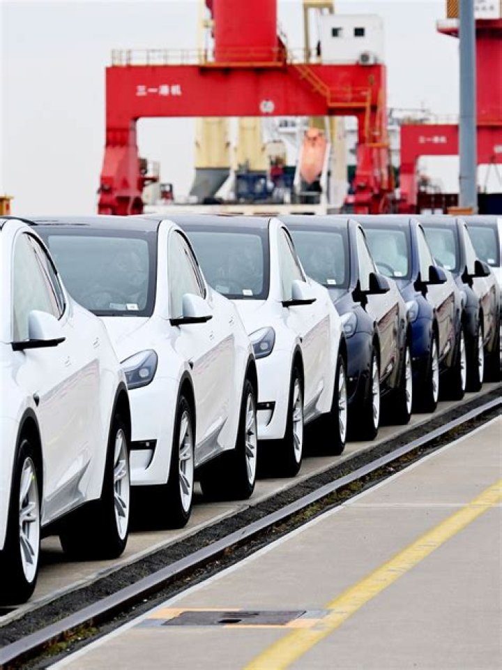 Are electric cars tax deductible UK?