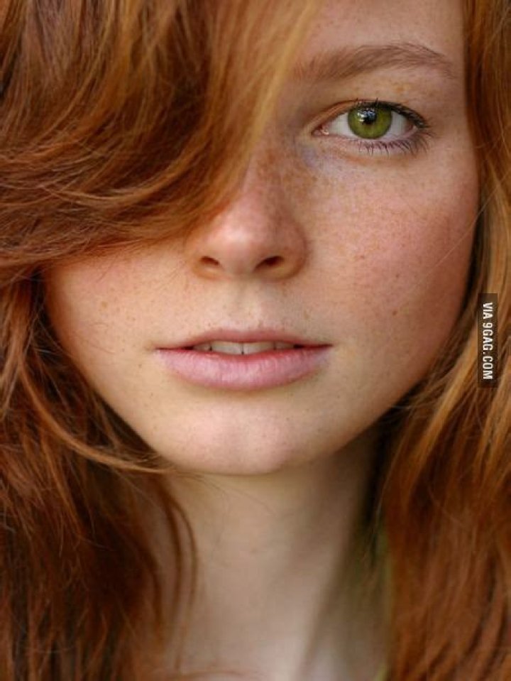 Are redheads with green eyes rare?