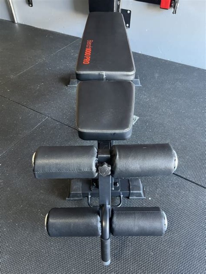 Can Batman bench 1000 pounds?