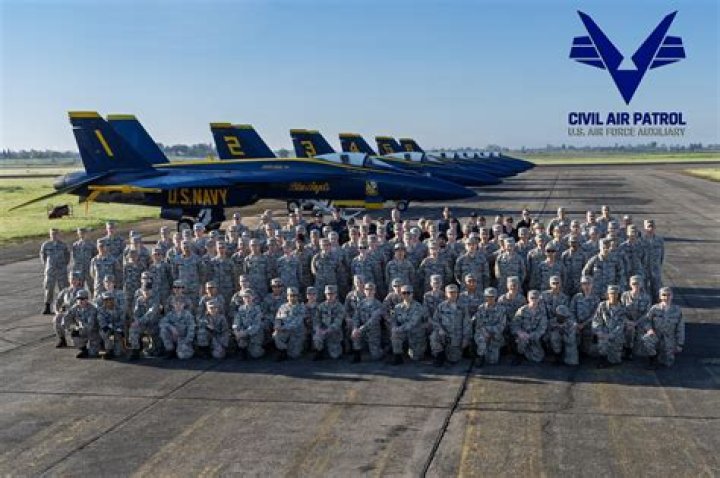 Can NCOs date airmen?