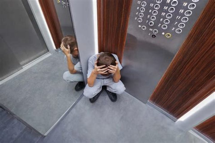 Can someone get stuck in a dream?