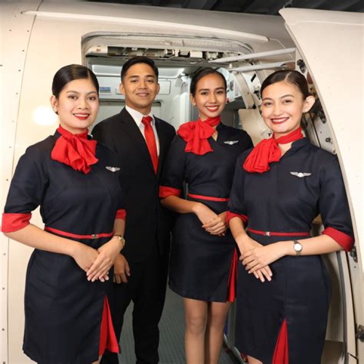 Can you be 5 1 and be a flight attendant?