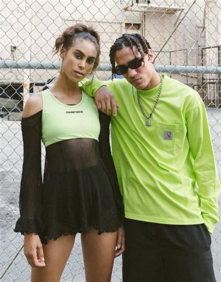 Do brides wear stockings?