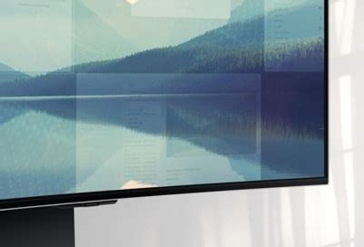 Do OLED screens scratch easily?