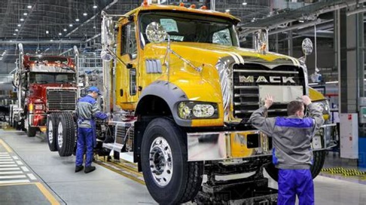 Does Mack use Volvo engines?