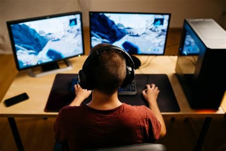 Does playing PC games damage your computer?