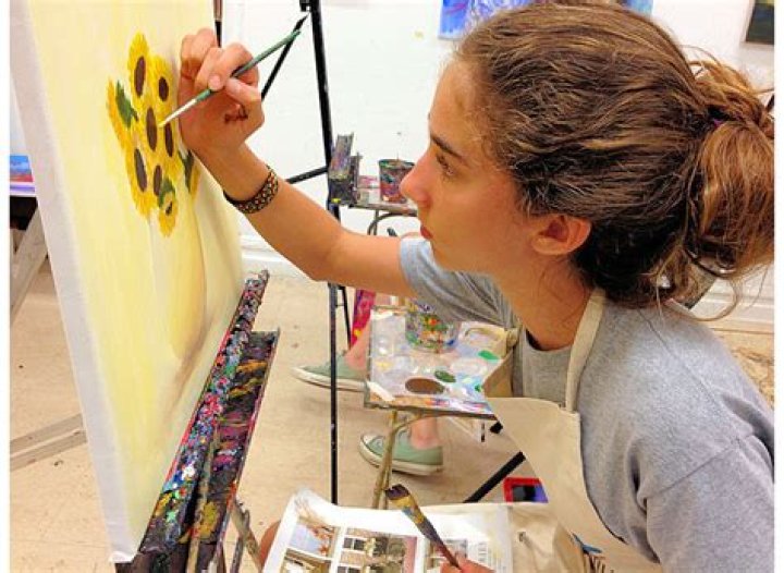 How can a teenager become an artist?