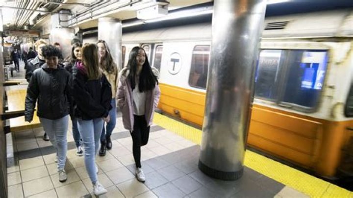 How do commuters survive college?