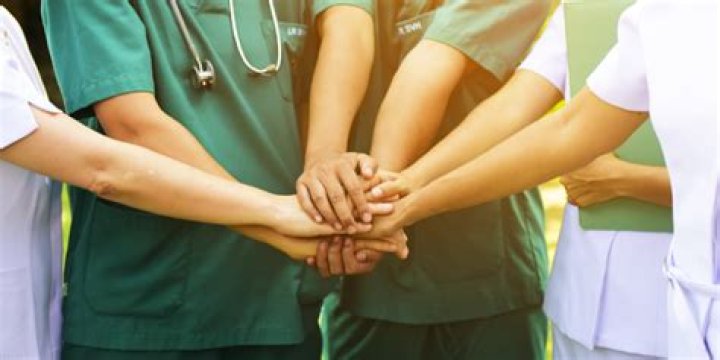 How do doctors help the community?