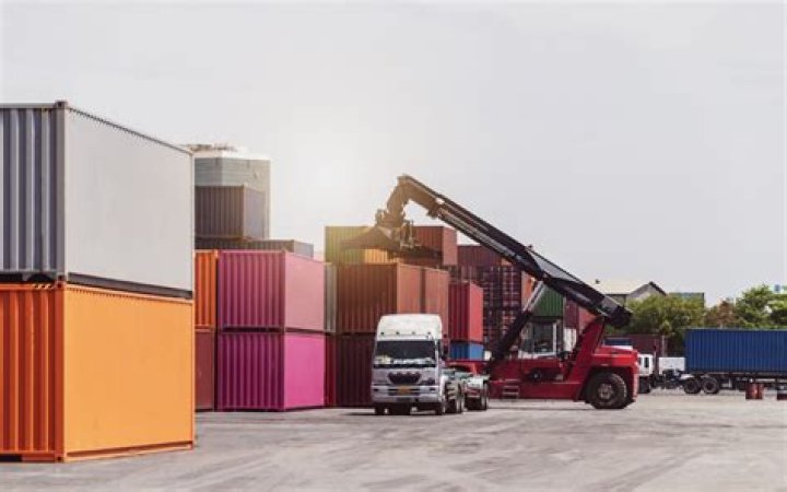 How do I start a shipping container business?