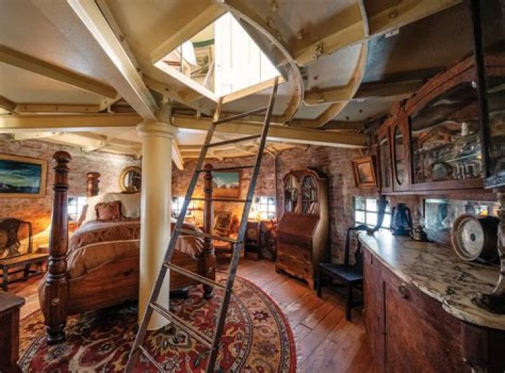 How do the rats get inside the lighthouse?