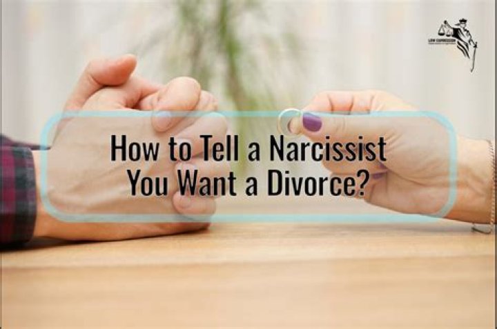 How does a narcissist behave during divorce?