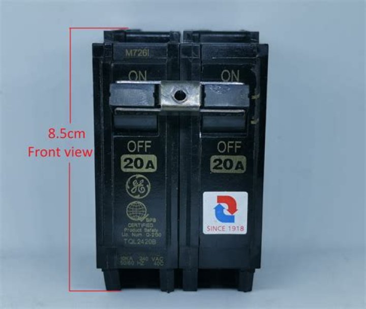 How far can you run a 20 amp circuit?