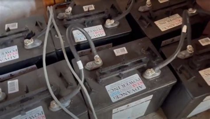 How long does a lead acid battery last?