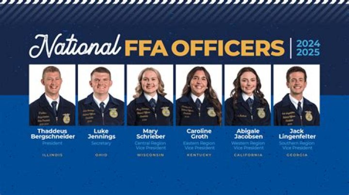 How many national officers currently serve BPA?
