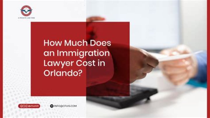 How much do immigration officers make?