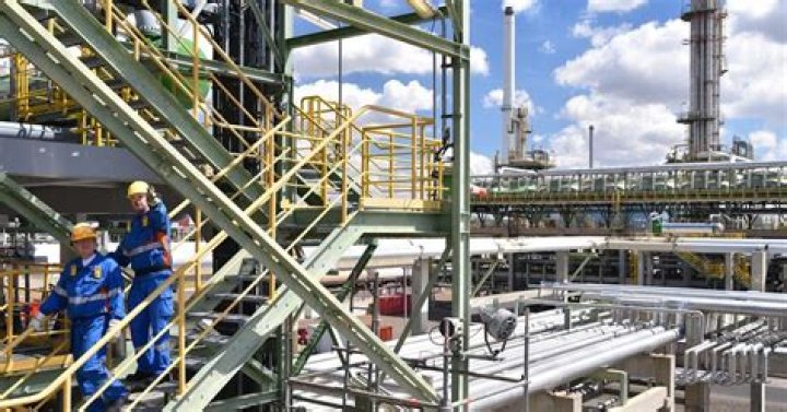 How much do petroleum engineers get paid?