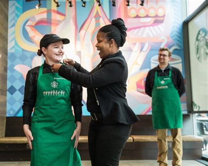 How much do you get paid for training at Starbucks?