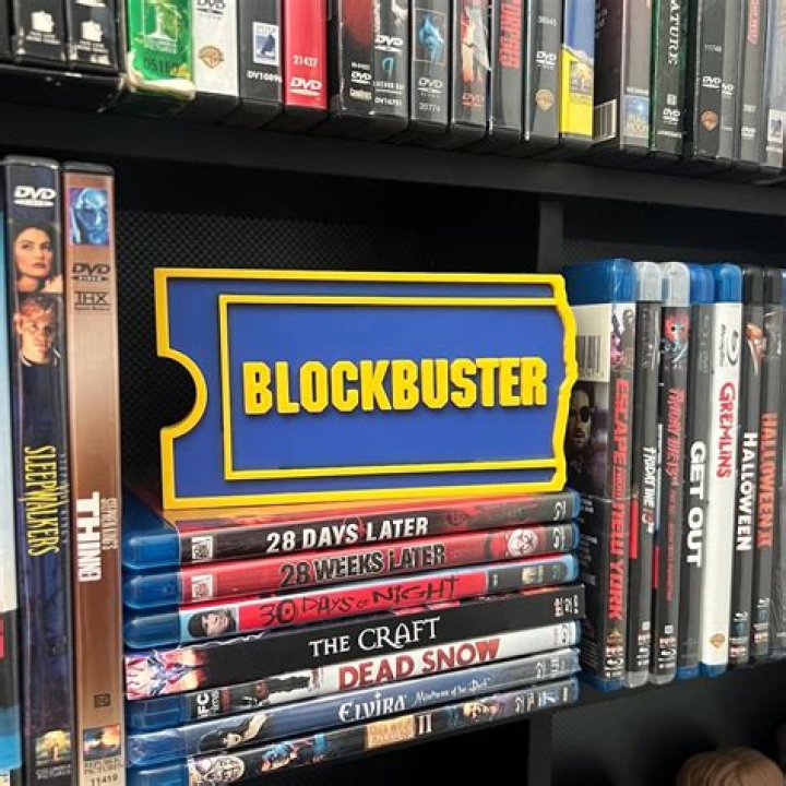 How much does a general manager at Blockbuster make?