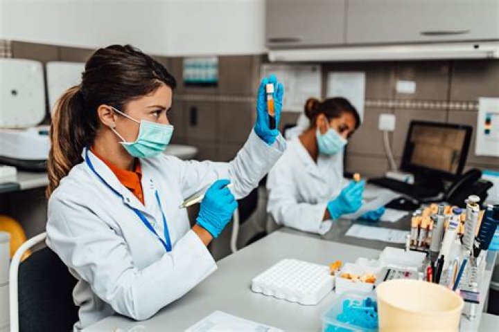 How much does a medical lab tech make in New York?