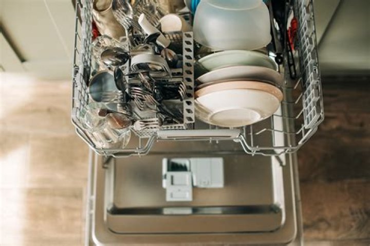 How much does it cost to run a dishwasher for an hour?