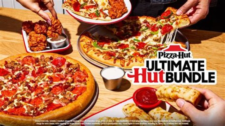 How much does Pizza Hut pay for team members?