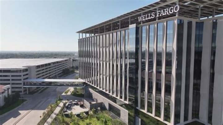 How much does the CEO of Wells Fargo make?