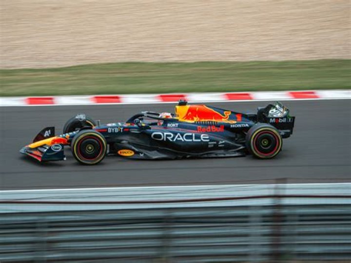 How much HP does a Formula 1 car have?