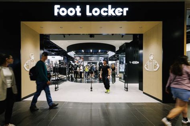How much is a Footlocker franchise?