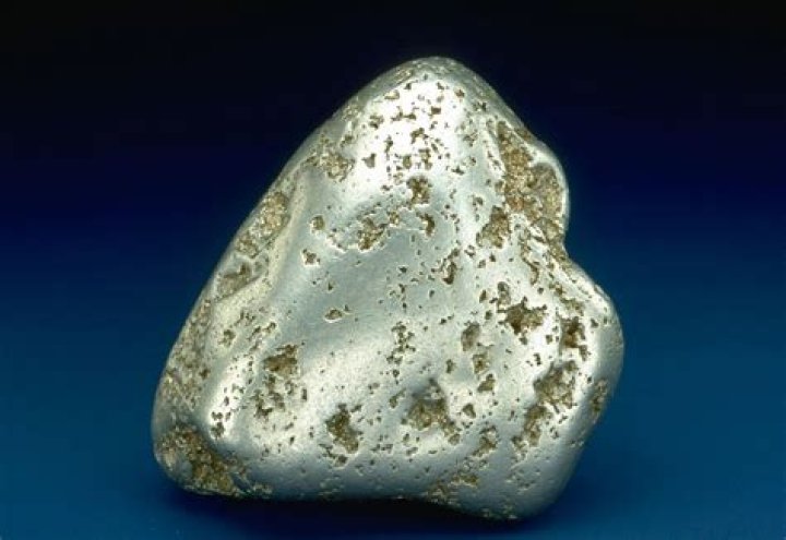 How was platinum discovered?