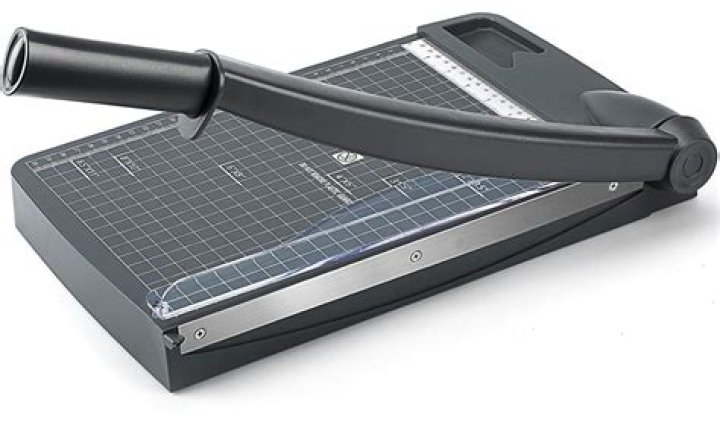 Is a guillotine paper cutter better?