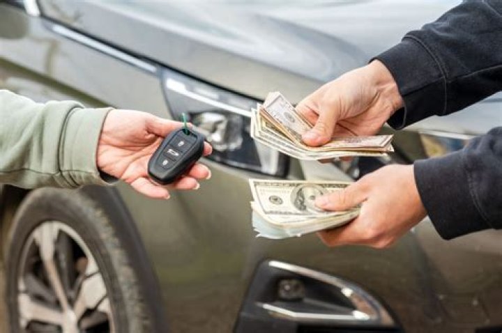 Is it dumb to pay cash for a car?