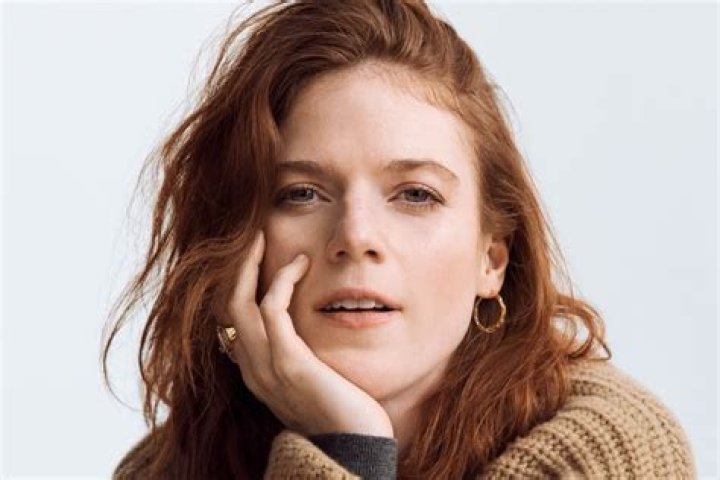 Is Rose Leslie posh?
