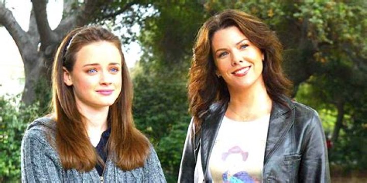 What episode does Lorelai find out about Luke's daughter?