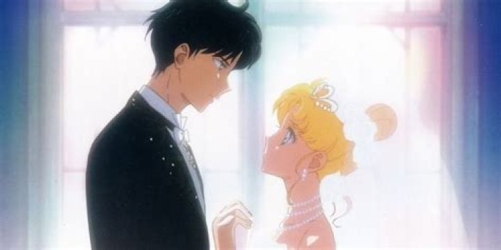 What is the age difference between Usagi and Mamoru?