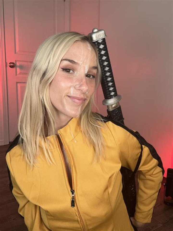 What makes a girl hotter?