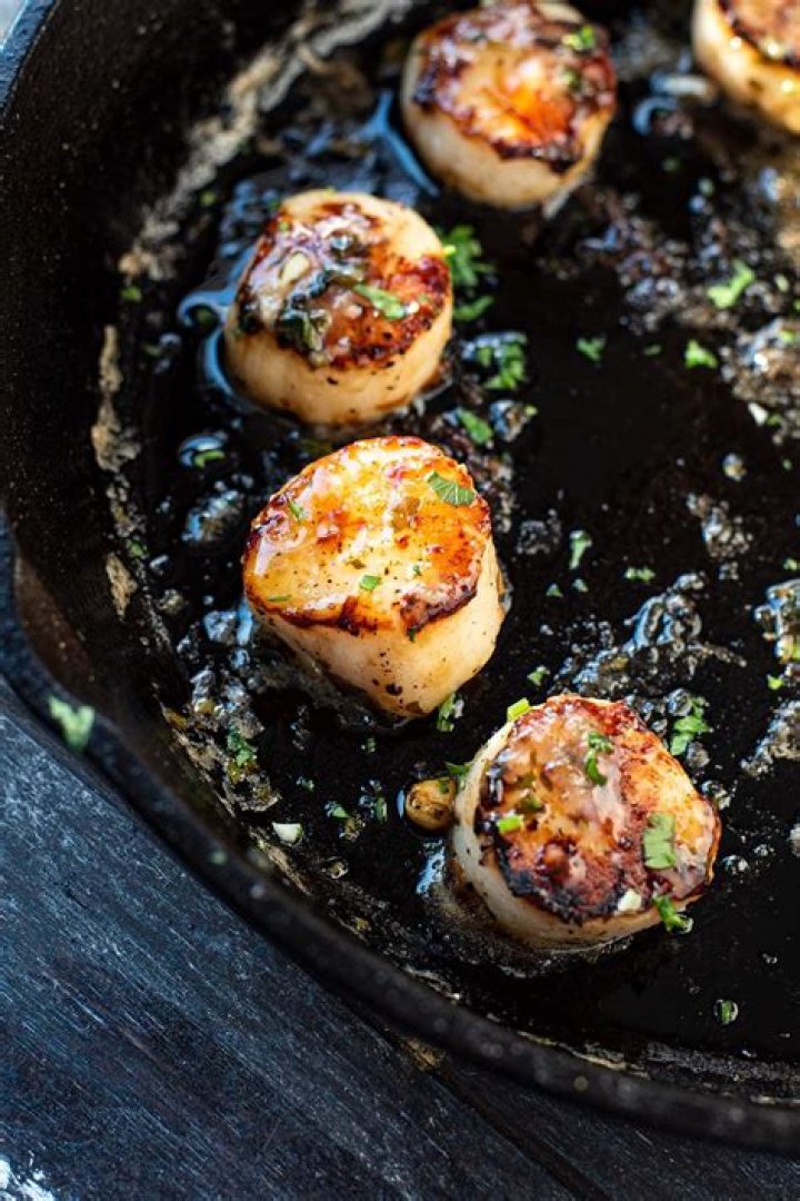 What temperature do you pan sear scallops?