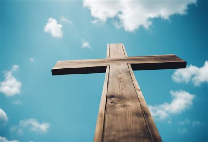 What was the size of Jesus Cross?