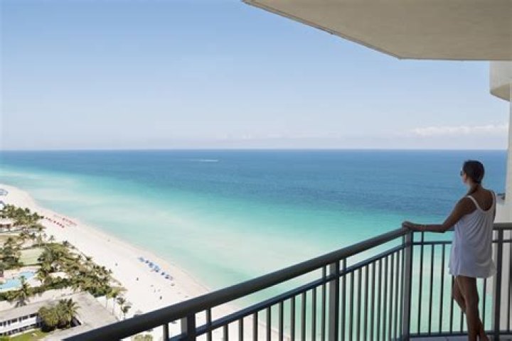 Where do Airbnb hosts make the most money?