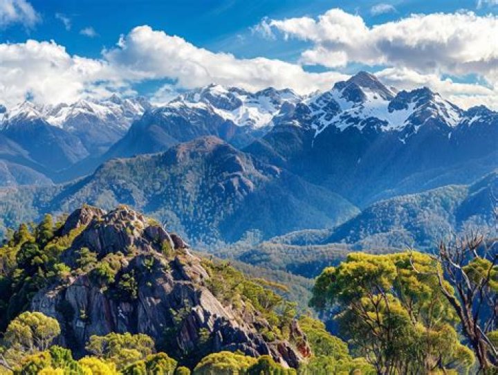 Where is the highest mountain in NSW?