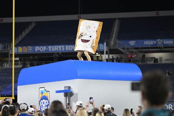 Who competes with Tupperware?