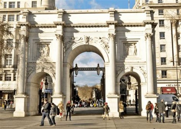 Who is on top of Marble Arch?