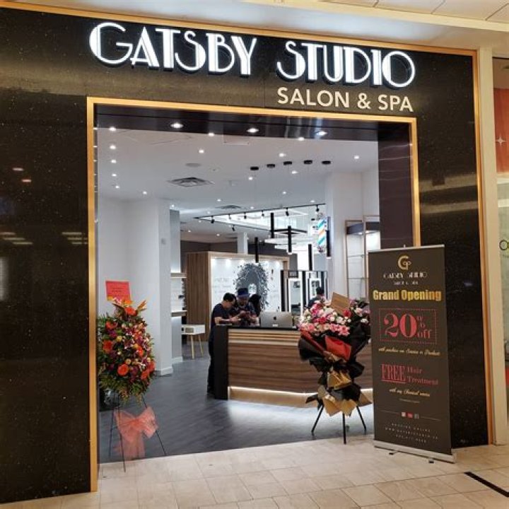 Who owns the Gatsby Salon?