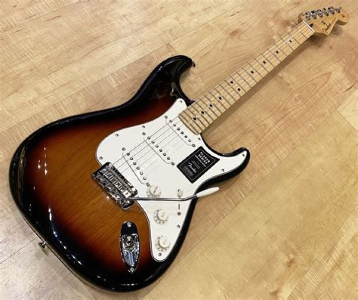 Who uses a red Strat?