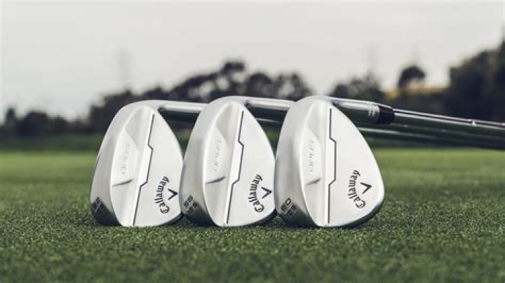 Why do Tour players use raw wedges?