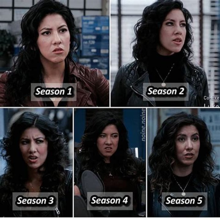 Why does Rosa looks different in season 4?