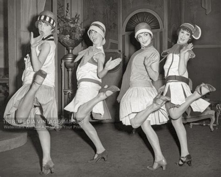 Why was flapper fashion important?